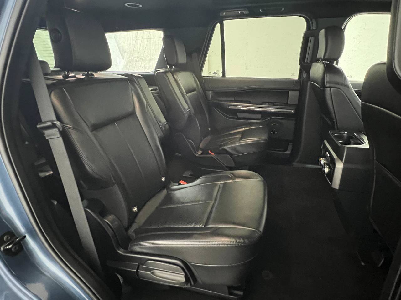 Used 2020 Ford Expedition XLT w/ Equipment Group 202A AWD/4WD image 15