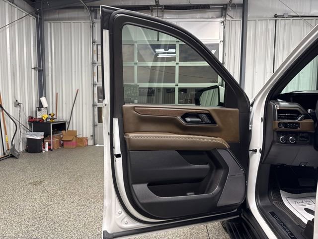 Used 2025 GMC Yukon XL Denali Ultimate image 7