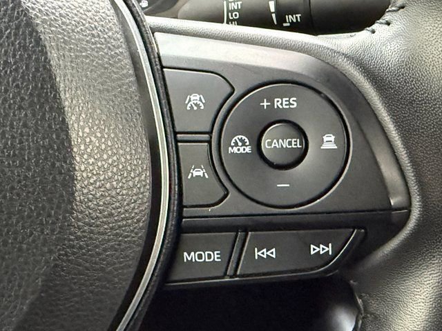 Used 2024 Toyota Corolla SE w/ SE Convenience Package FWD image 12