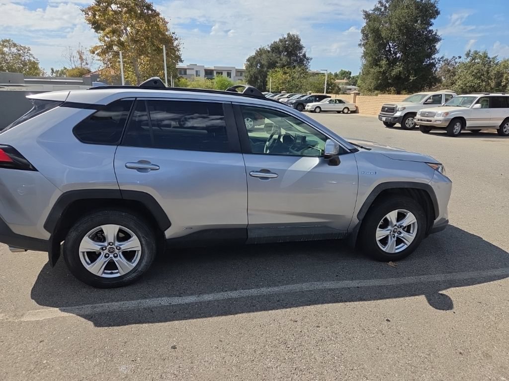 Used 2019 Toyota RAV4 XLE w/ Carpet Mat Package AWD/4WD image 6
