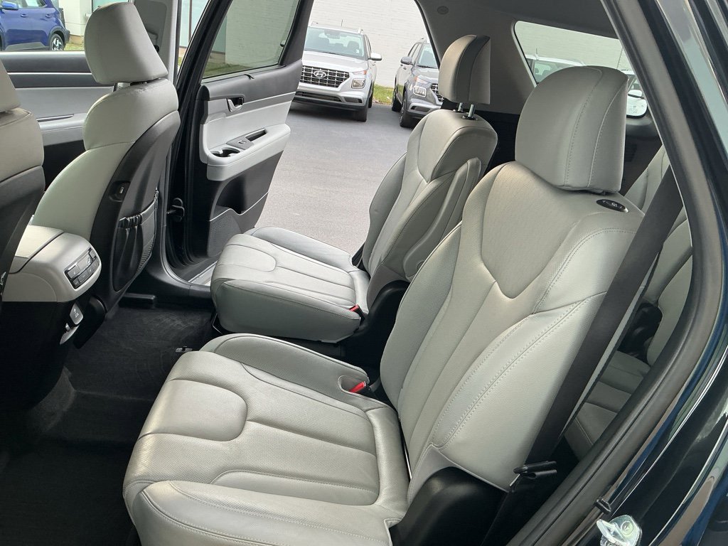 Used 2020 Hyundai Palisade SEL w/ Premium Package image 13