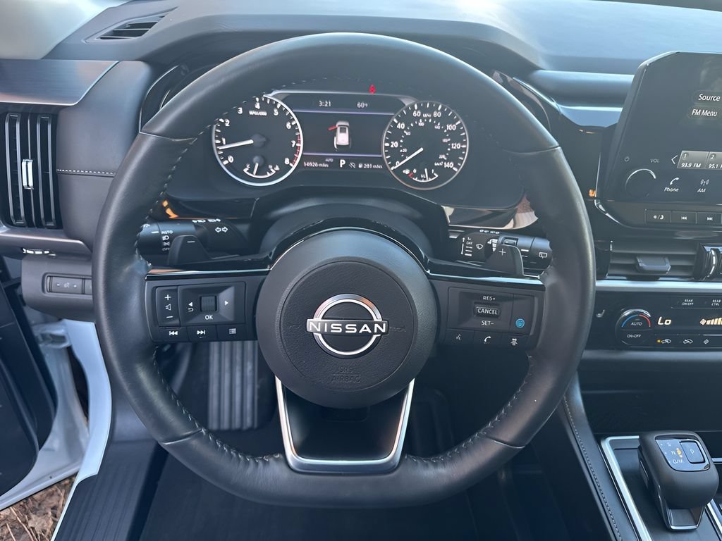 Used 2025 Nissan Pathfinder SL AWD/4WD image 22