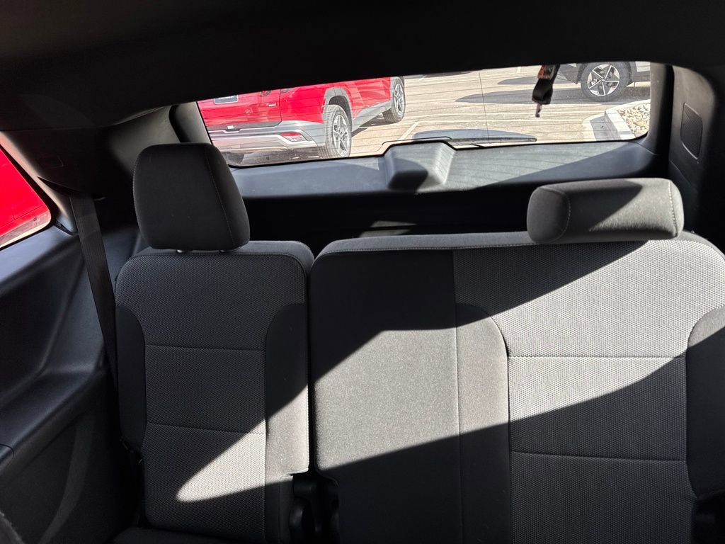 Used 2022 Chevrolet Traverse LT FWD image 30