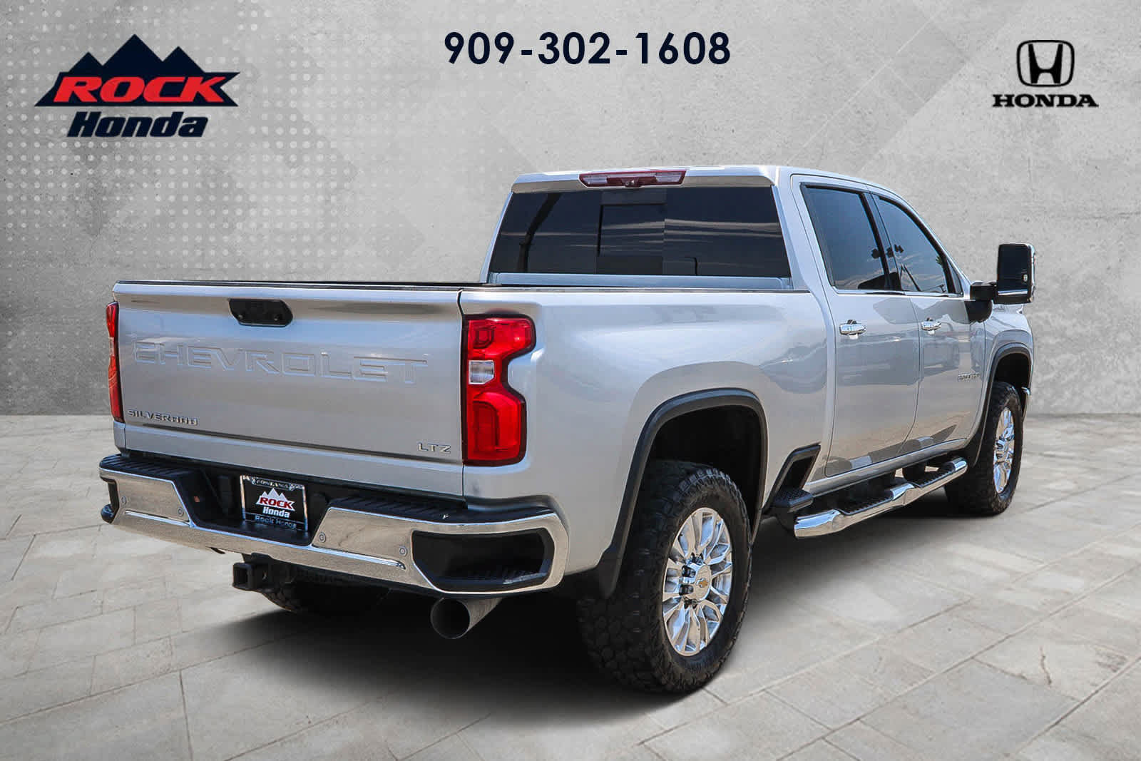 Used 2021 Chevrolet Silverado 2500 LTZ w/ LTZ Plus Package AWD/4WD image 6