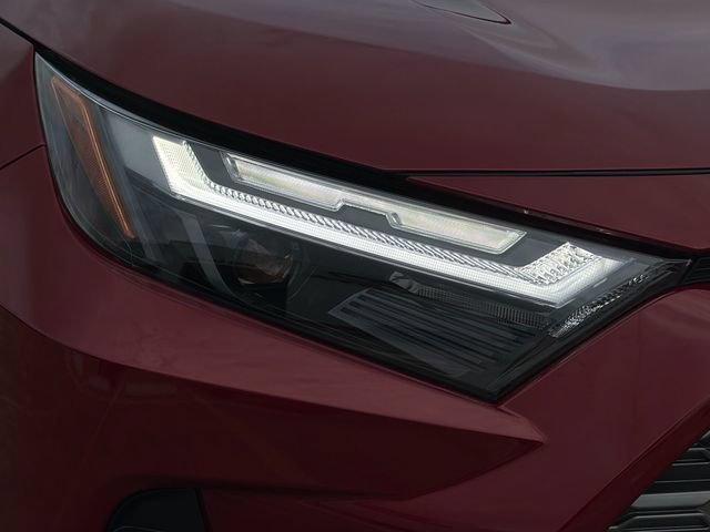 Used 2025 Toyota RAV4 Limited FWD image 30