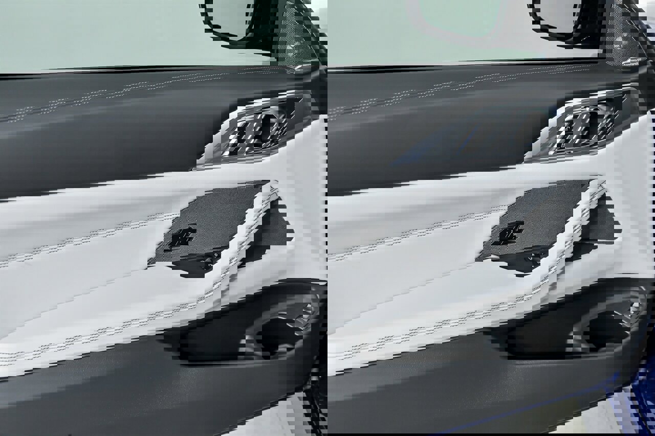 Used 2023 BMW M4 xDrive Competition w/ M Carbon Exterior Package image 18