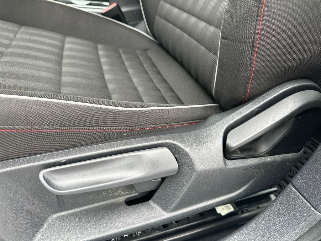 Certified 2021 Volkswagen Jetta GLI image 4