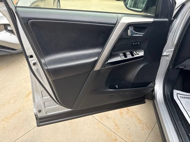 Used 2018 Toyota RAV4 Limited AWD/4WD image 13