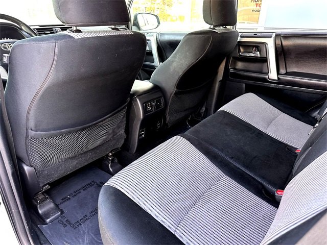 Used 2016 Toyota 4Runner SR5 image 19