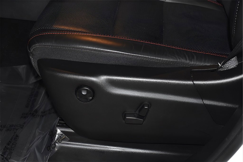 Used 2025 Dodge Durango R/T image 13