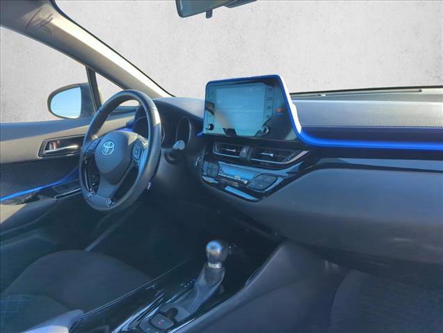 Used 2021 Toyota C-HR XLE image 17
