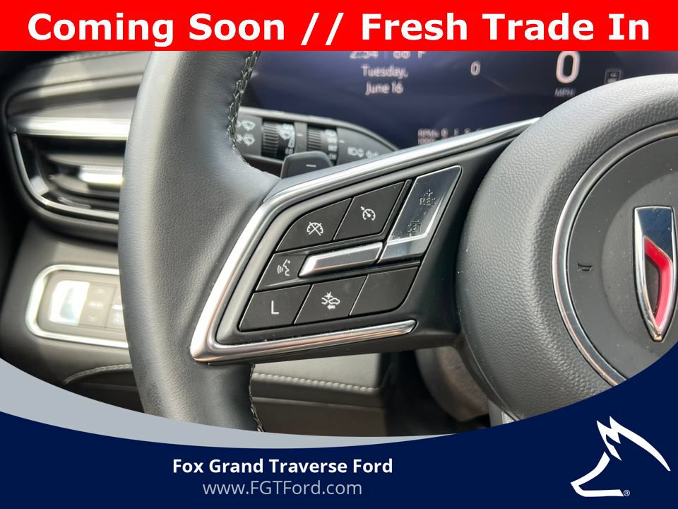 Used 2025 Buick Enclave Preferred AWD/4WD image 19