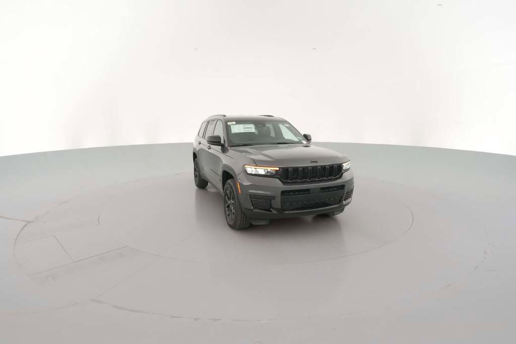 New 2025 Jeep Grand Cherokee L Laredo image 17