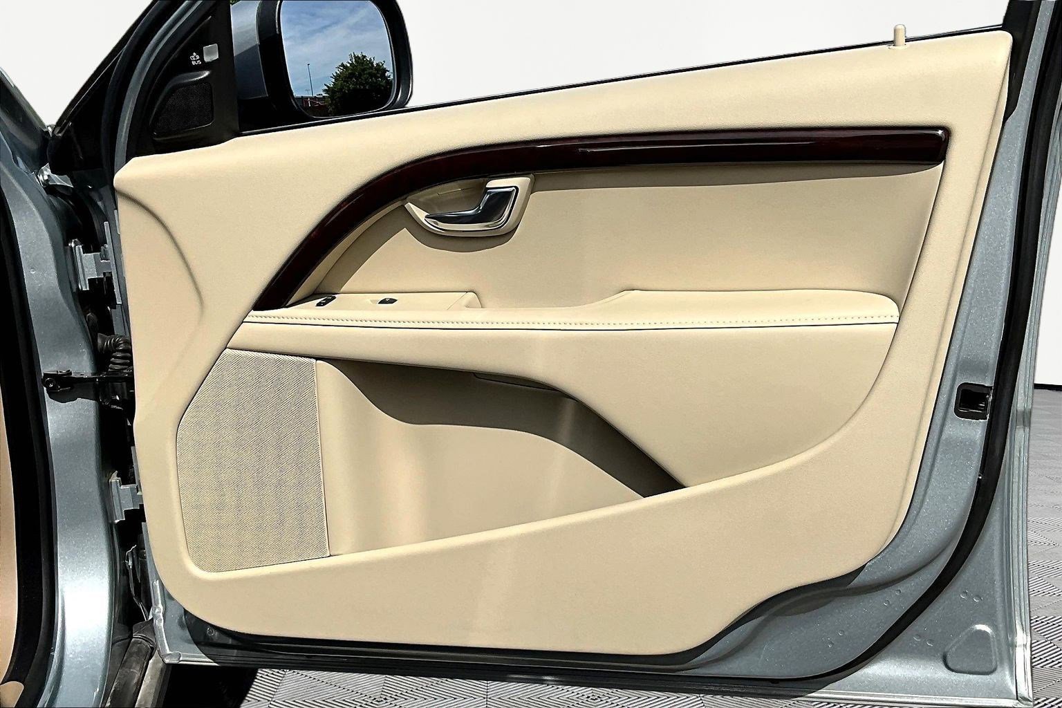 Used 2013 Volvo XC70 3.2 image 27