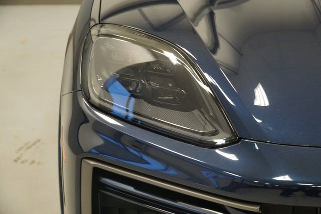 New 2026 Porsche Cayenne Turbo image 14