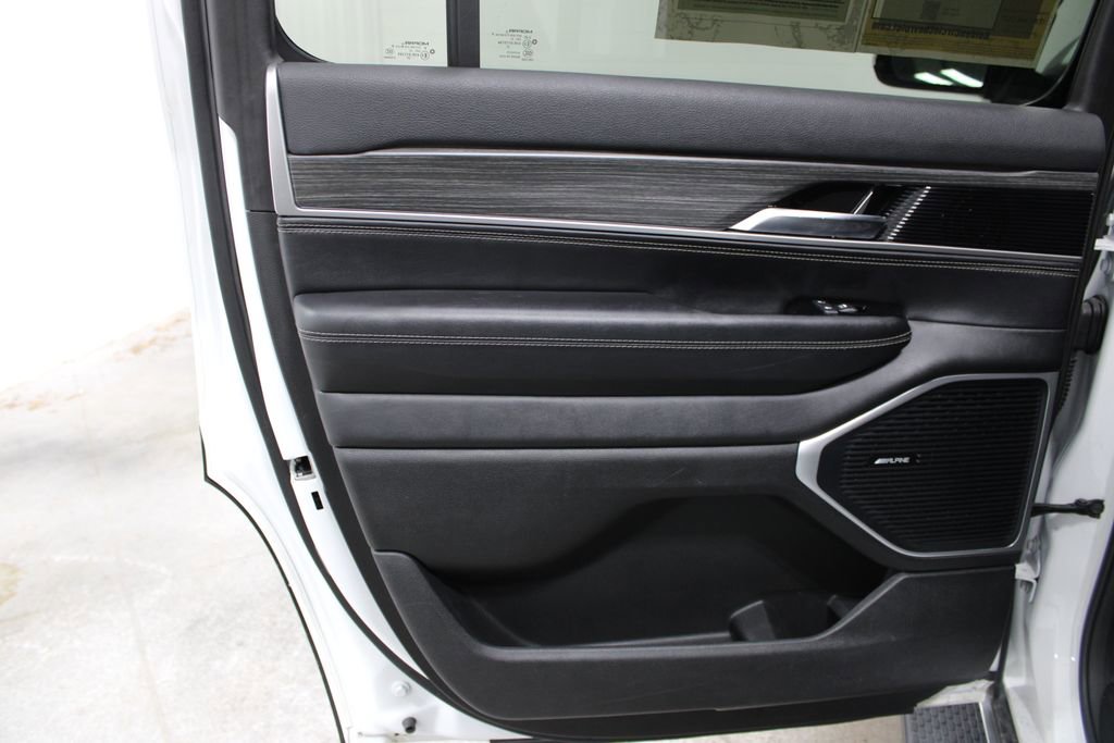 Used 2023 Jeep Wagoneer Series II image 22