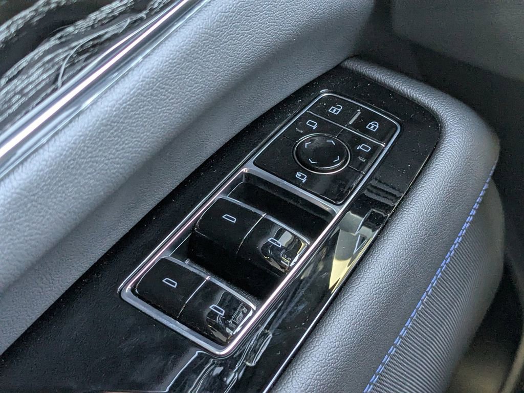 New 2025 Cadillac Escalade IQ Sport 1 w/ LPO, ONYX Package image 30