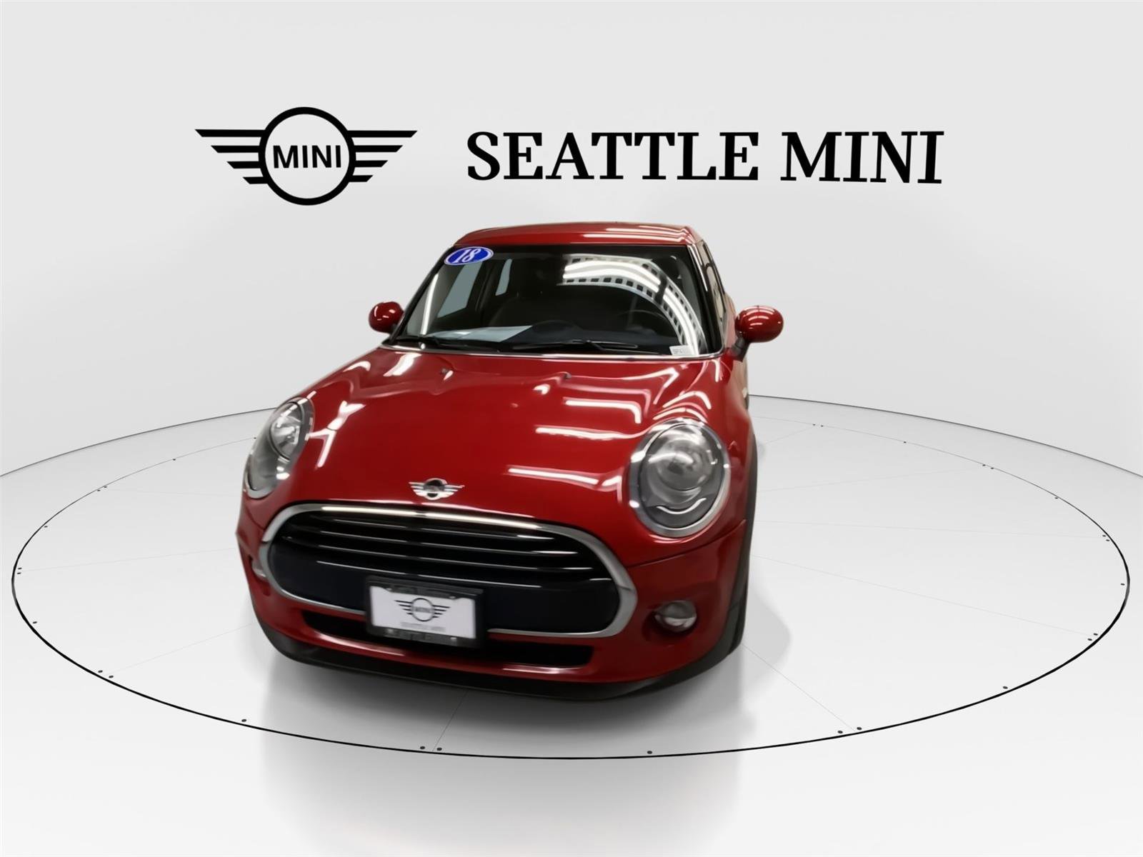 Used 2018 MINI Cooper 4-Door Hardtop image 4