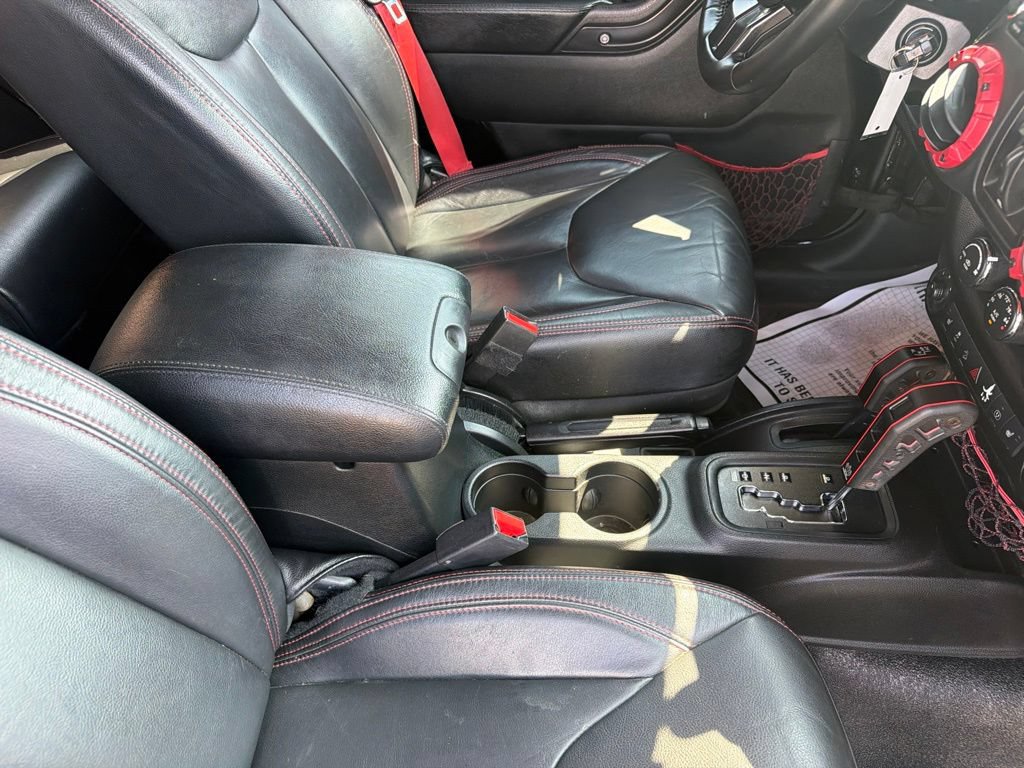 Used 2018 Jeep Wrangler Unlimited Rubicon AWD/4WD image 41