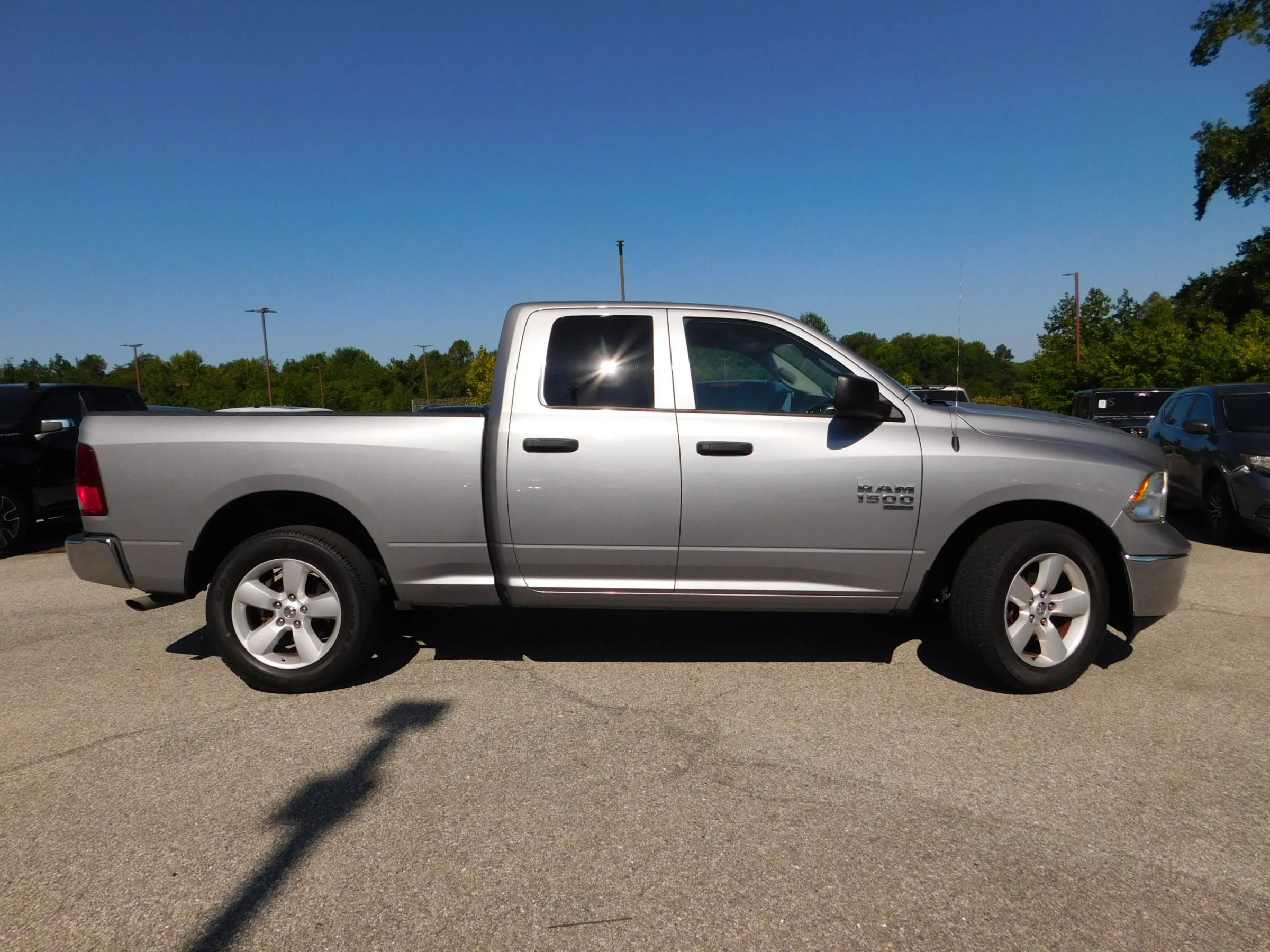 Used 2024 RAM 1500 Classic SLT AWD/4WD image 4