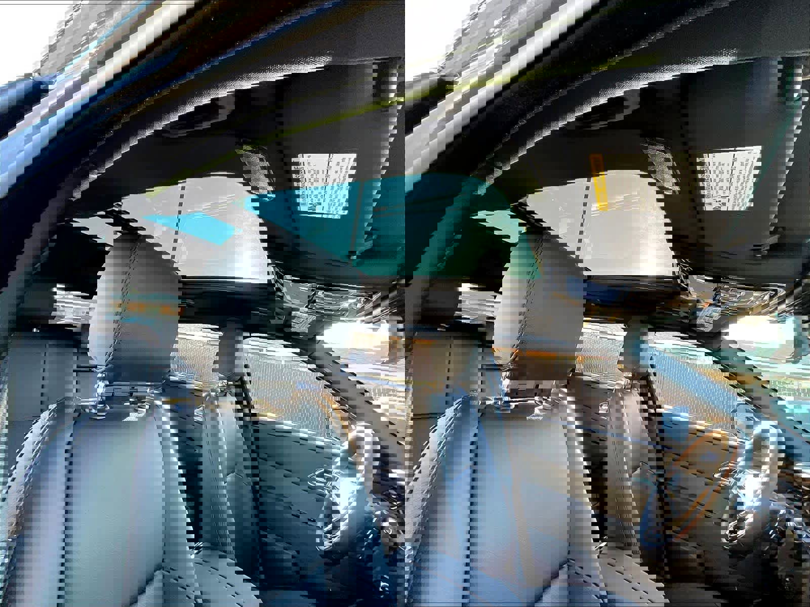 New 2025 Land Rover Range Rover Velar Dynamic SE AWD/4WD image 29