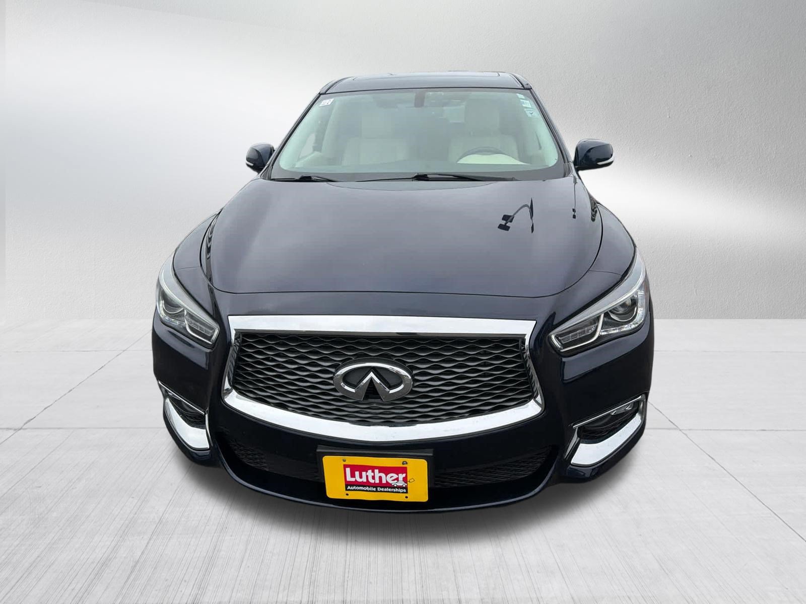 Used 2017 INFINITI QX60 Luxe AWD/4WD image 2