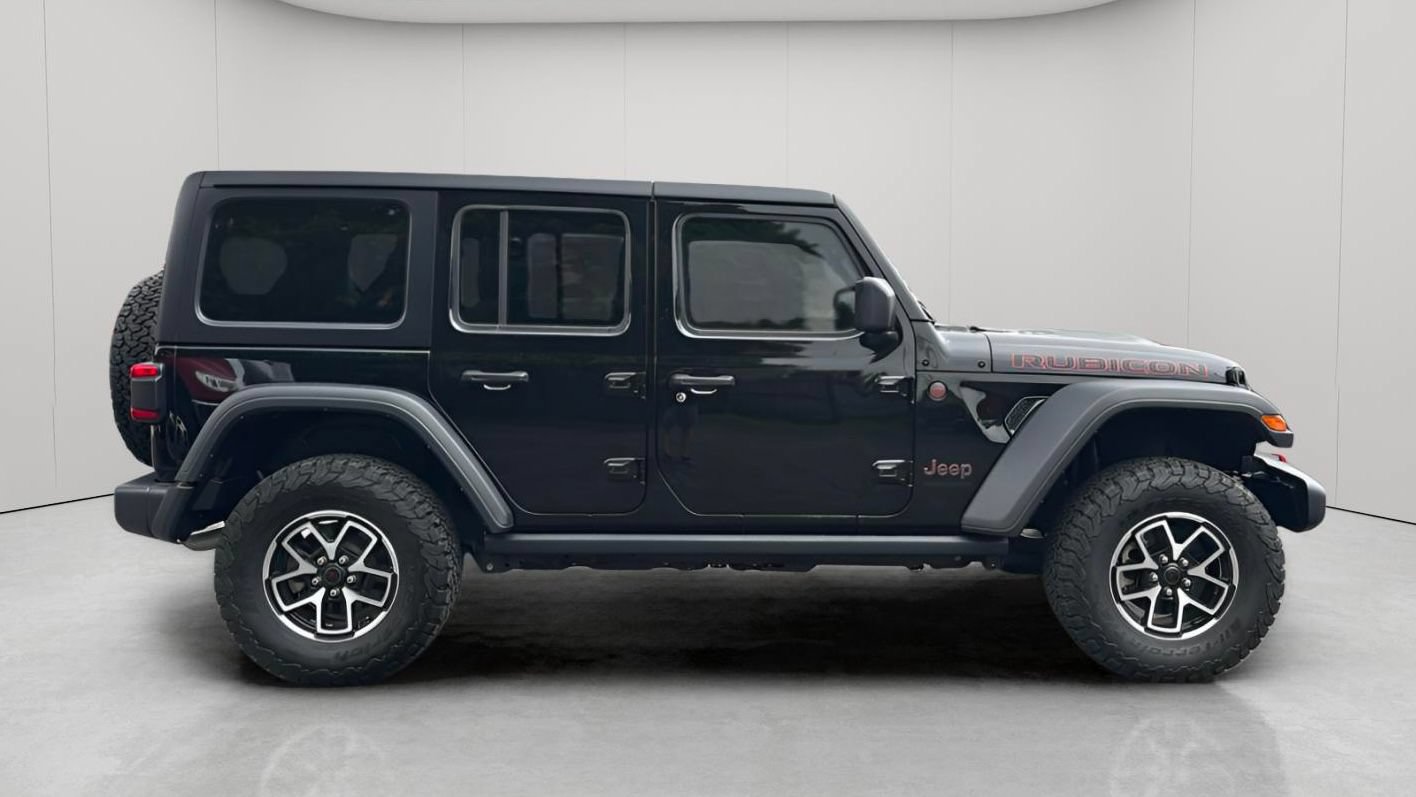 Used 2024 Jeep Wrangler Unlimited Rubicon w/ Dual Top Group AWD/4WD image 3