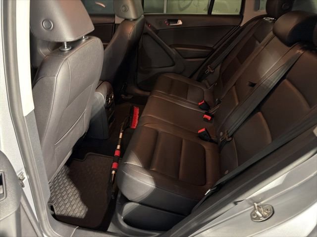 Used 2017 Volkswagen Tiguan S image 11