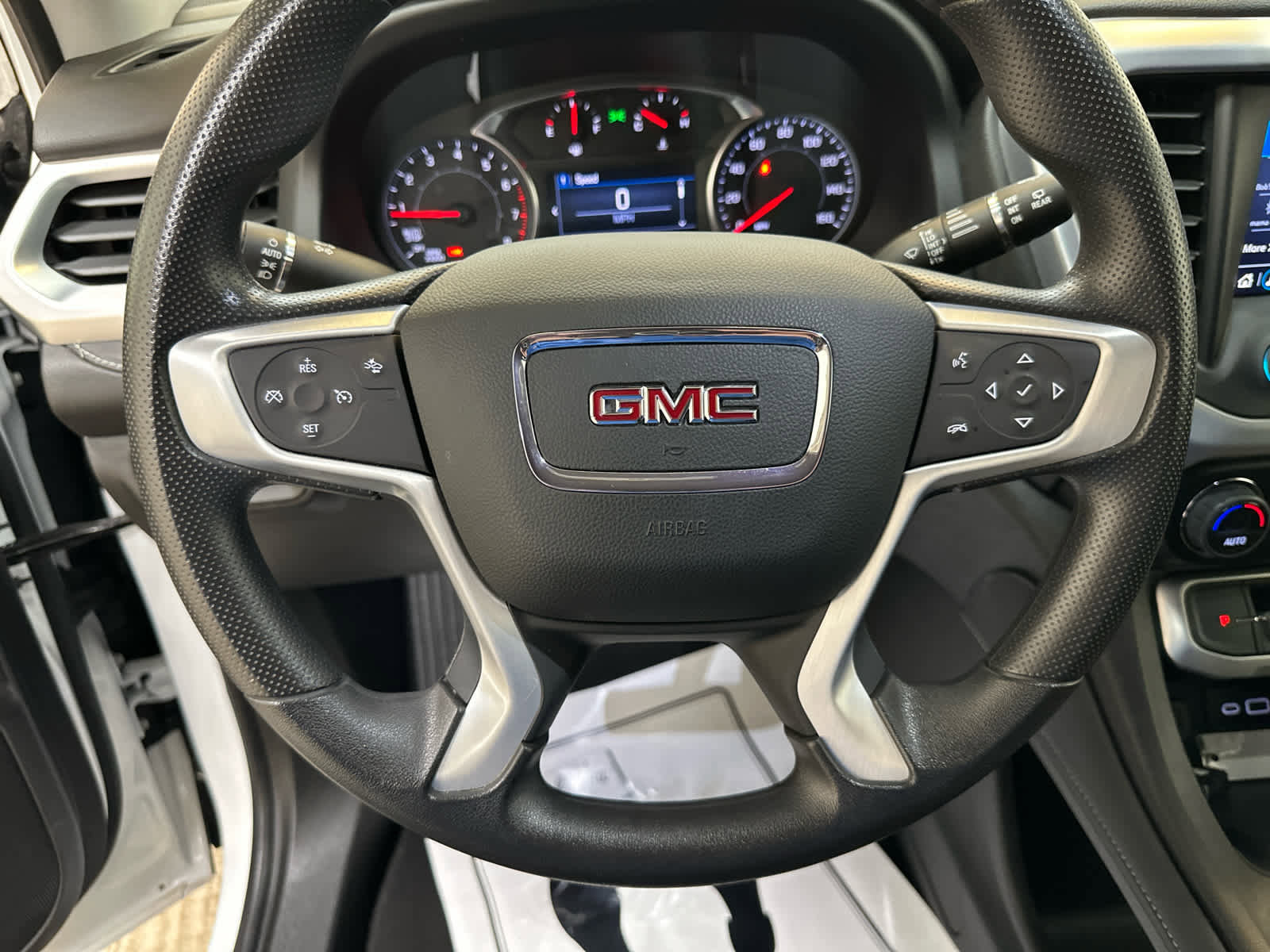 Certified 2023 GMC Acadia SLE w/ Driver Convenience Package AWD/4WD image 13