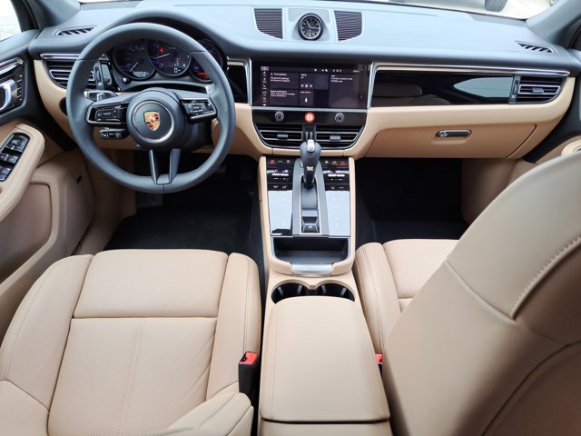 New 2026 Porsche Macan image 16