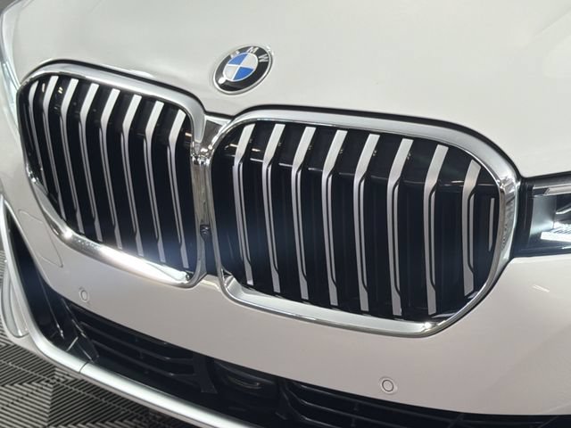 Used 2022 BMW 750i xDrive w/ Executive Package AWD/4WD image 33