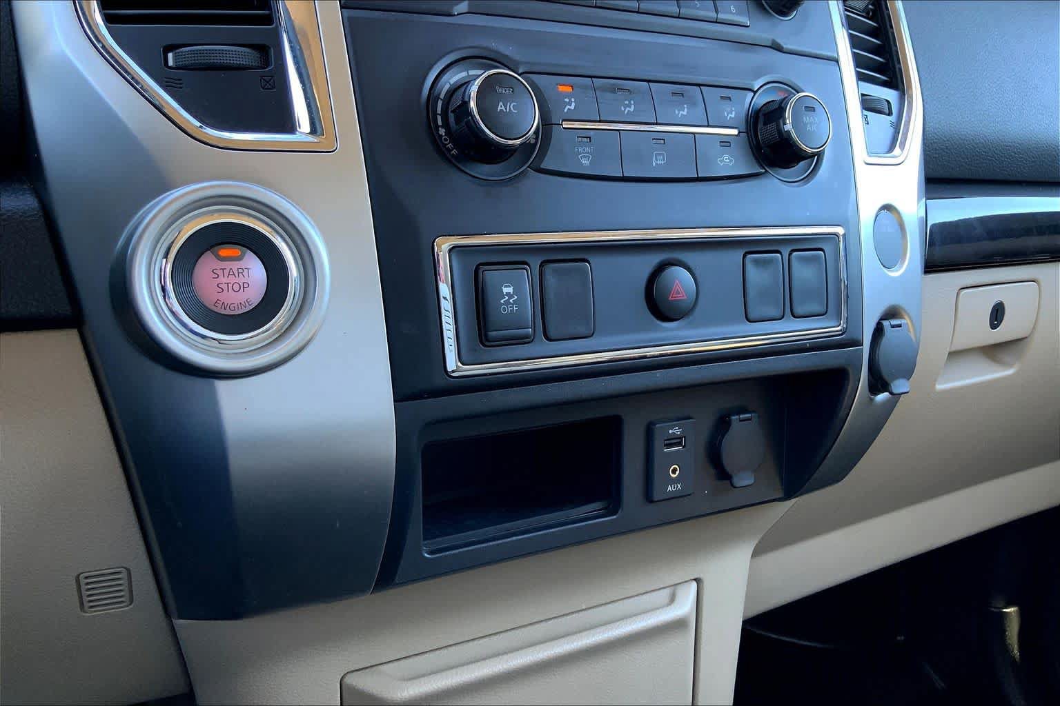 Used 2017 Nissan Titan SV RWD image 33