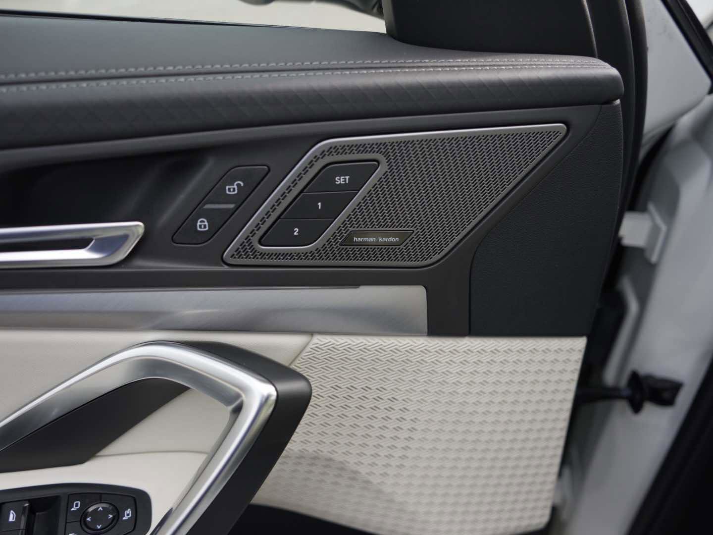 New 2026 BMW X2 xDrive28i AWD/4WD image 12