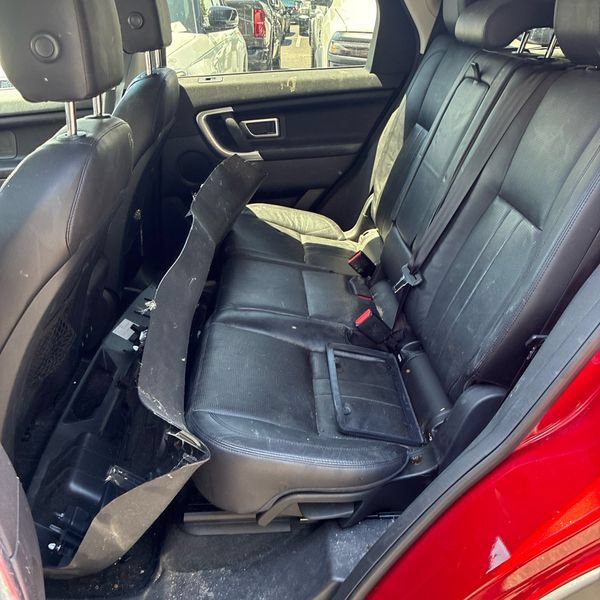 Certified 2018 Land Rover Discovery Sport SE AWD/4WD image 6