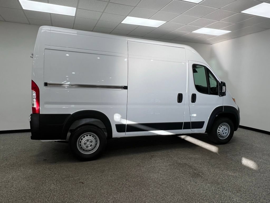 New 2026 RAM ProMaster 2500 w/ Storage Group FWD image 21