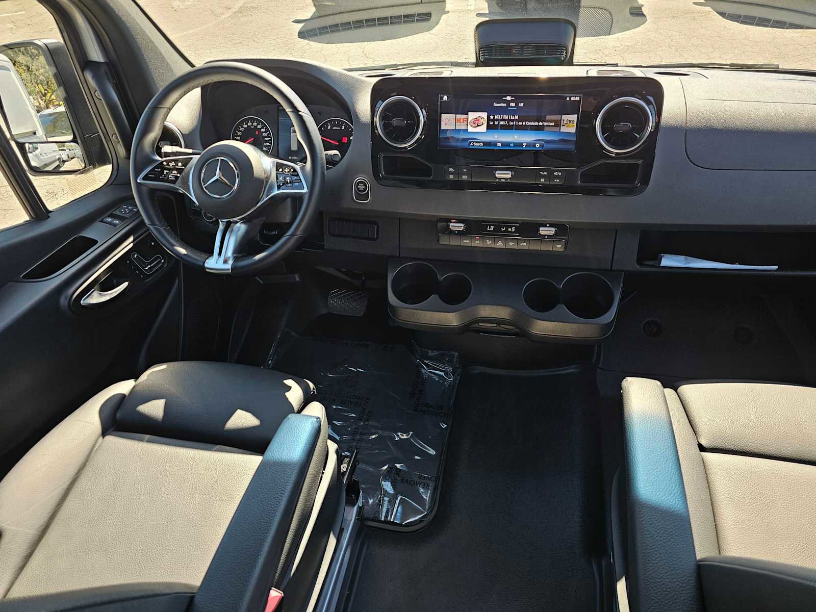 Used 2025 Mercedes-Benz Sprinter 2500 image 14