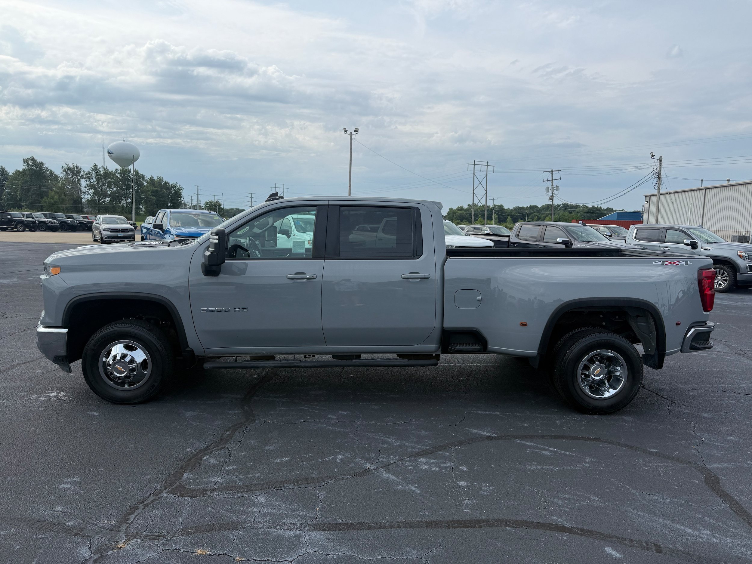 Used 2024 Chevrolet Silverado 3500 LT w/ Safety Package AWD/4WD image 5