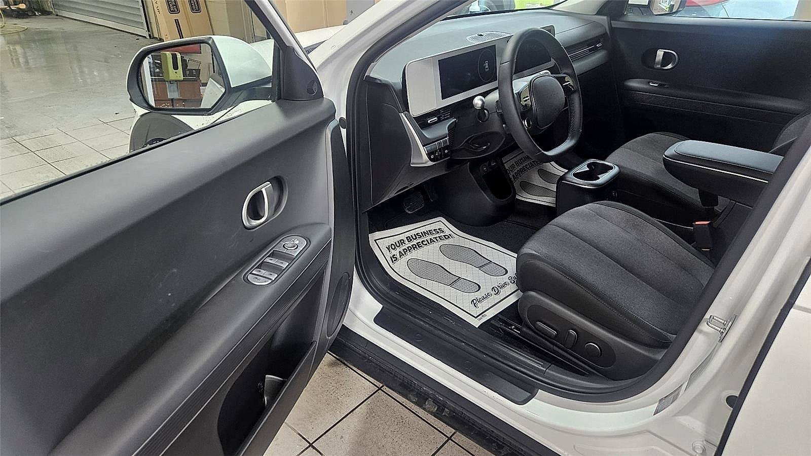 Used 2024 Hyundai Ioniq 5 SEL AWD/4WD image 8