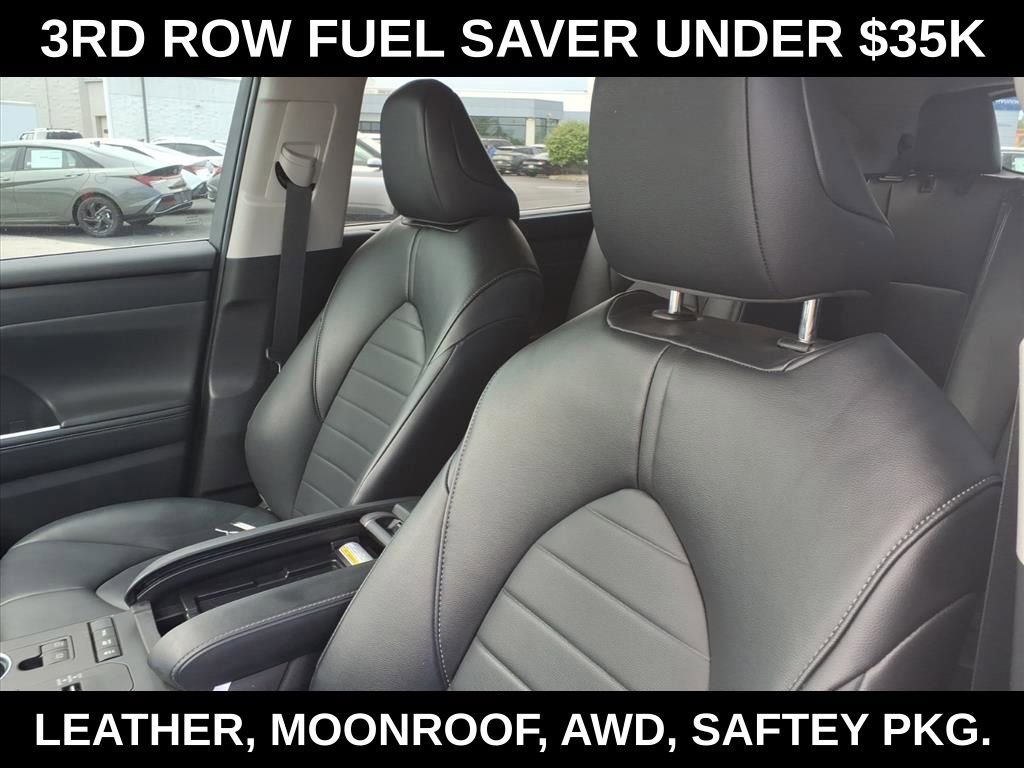 Used 2022 Toyota Highlander XLE AWD/4WD image 13