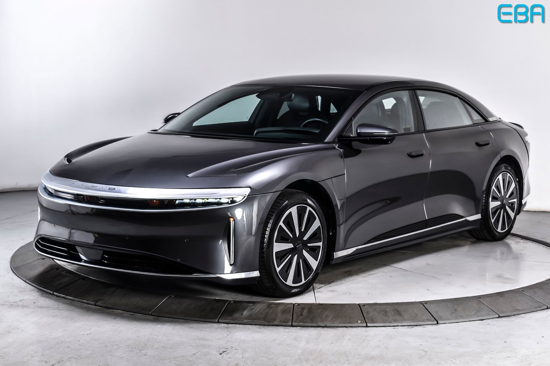 Used 2024 Lucid Air Touring image 2