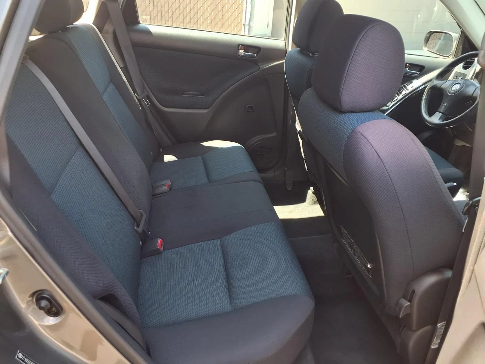 Used 2005 Toyota Matrix XR FWD image 31