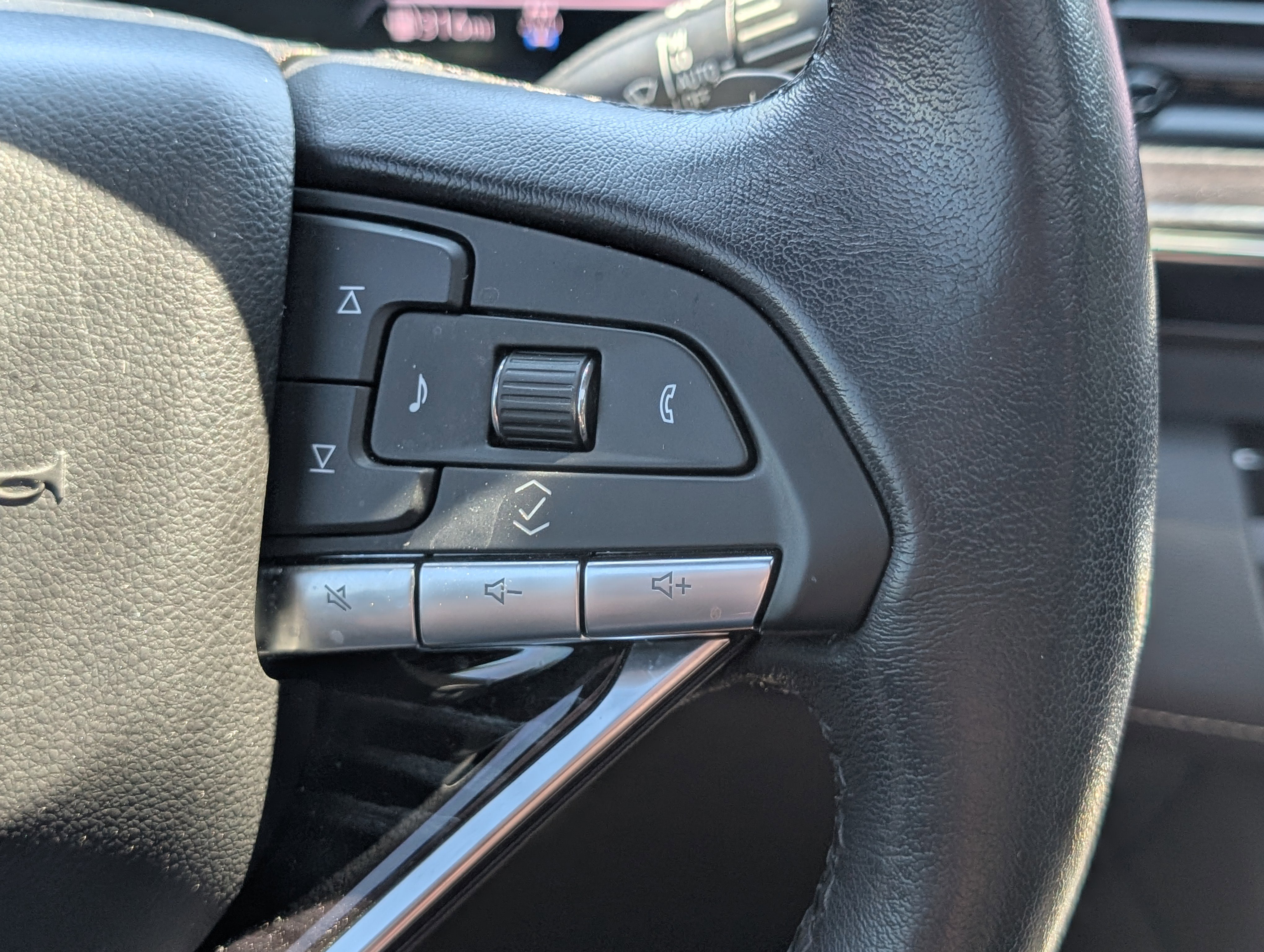 Used 2021 Cadillac Escalade Sport w/ Driver Assist Tech Package AWD/4WD image 29