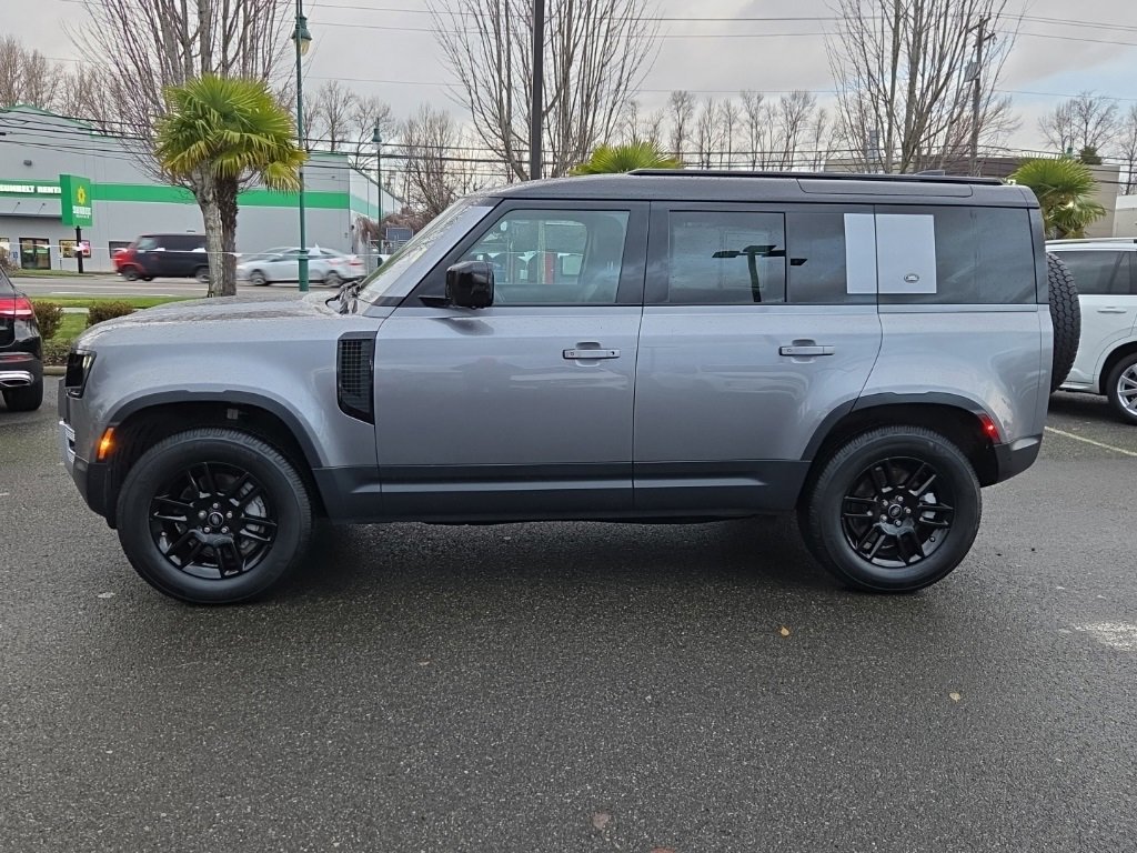 Used 2021 Land Rover Defender 110 SE image 2