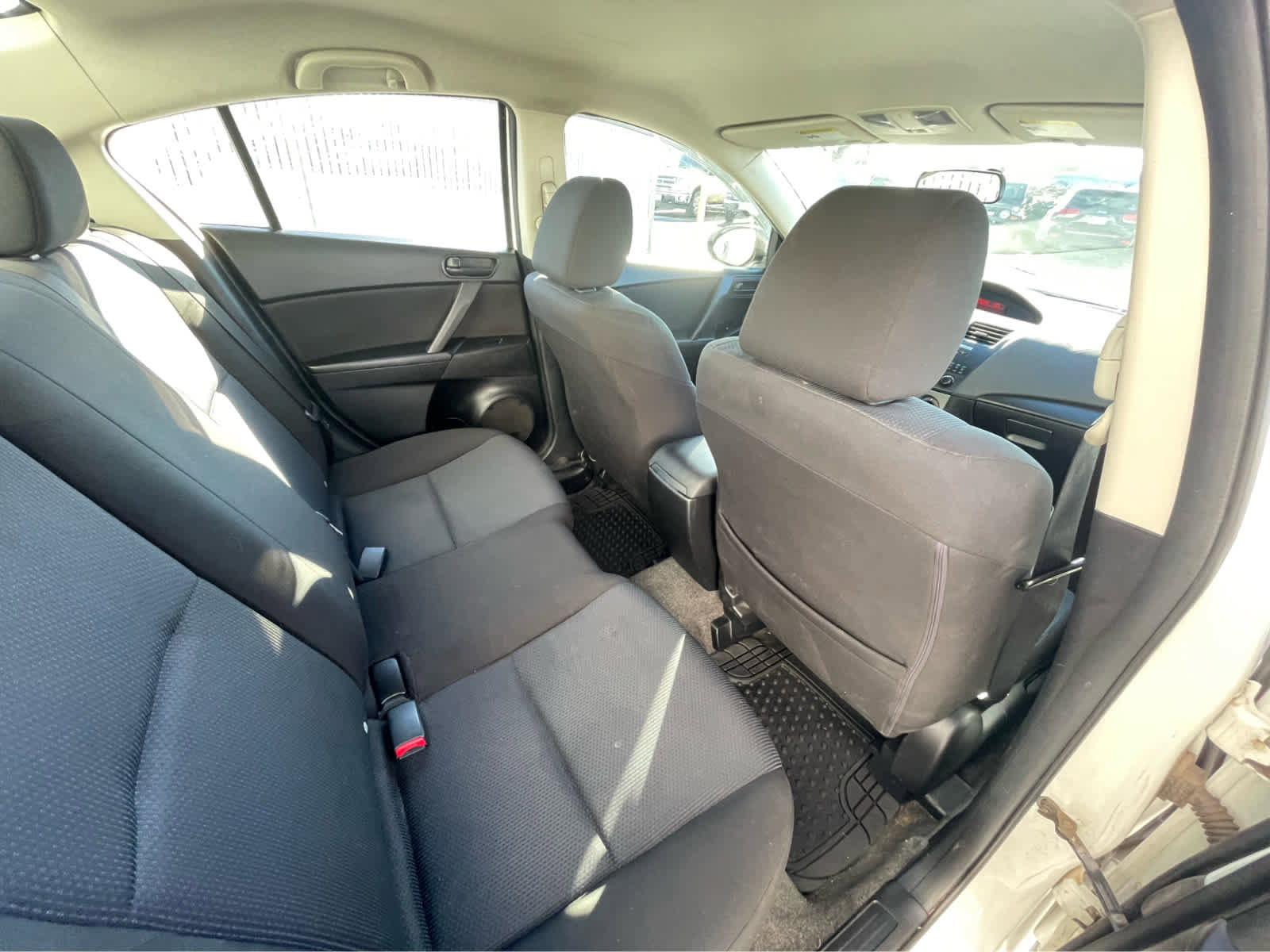 Used 2010 MAZDA MAZDA3 i Sport image 23