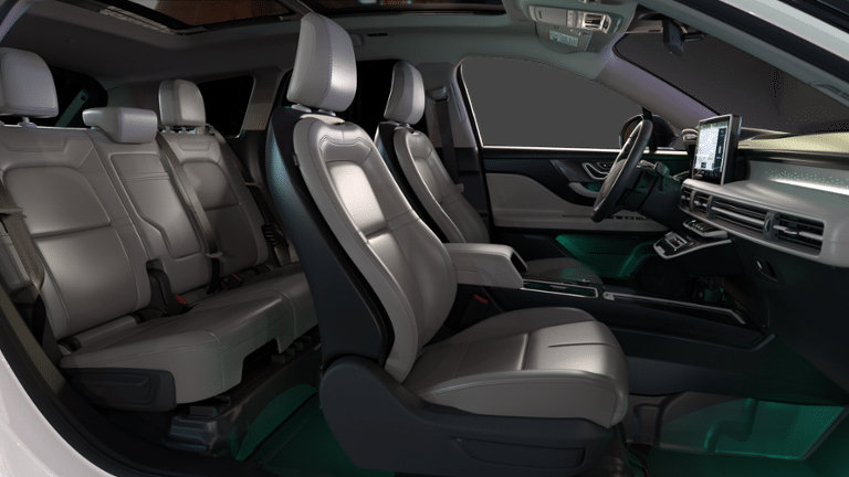 New 2025 Lincoln Corsair AWD w/ Equipment Group 101A image 27