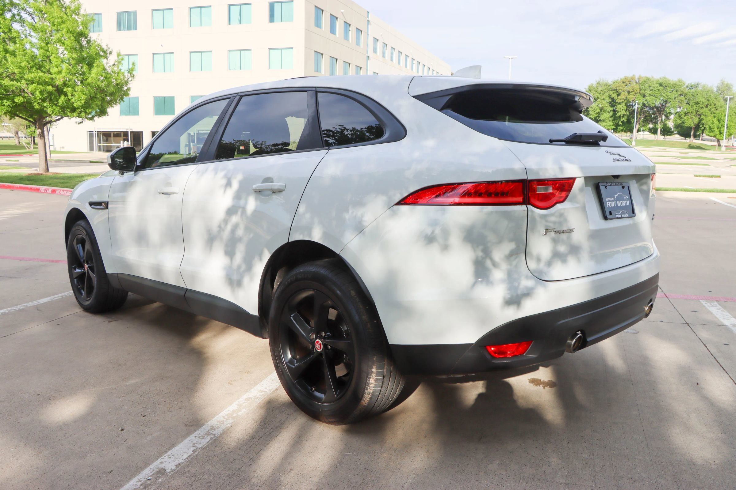 Used 2017 Jaguar F-PACE Premium AWD/4WD image 5