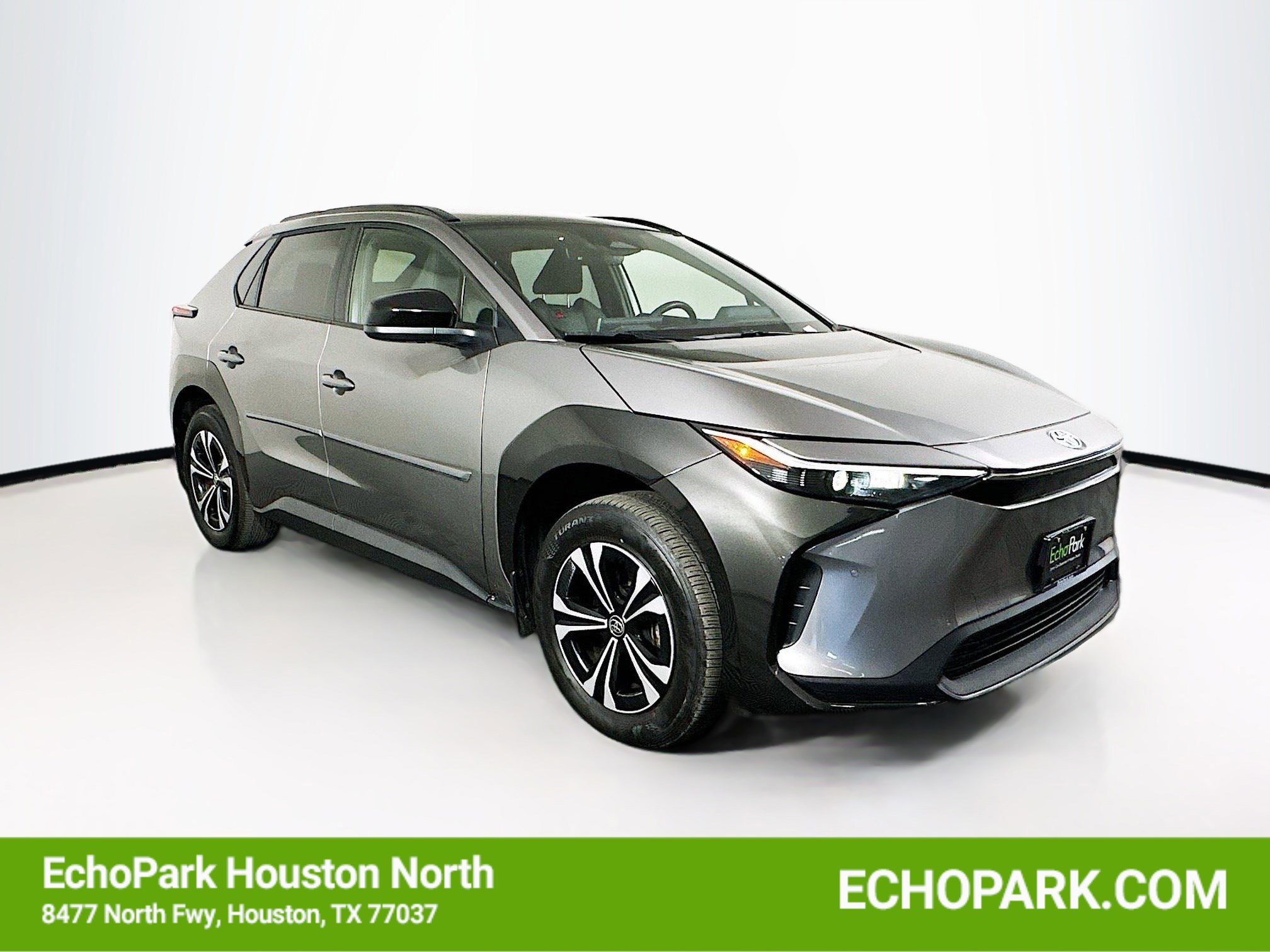 Used 2023 Toyota bZ4X XLE AWD/4WD image 1