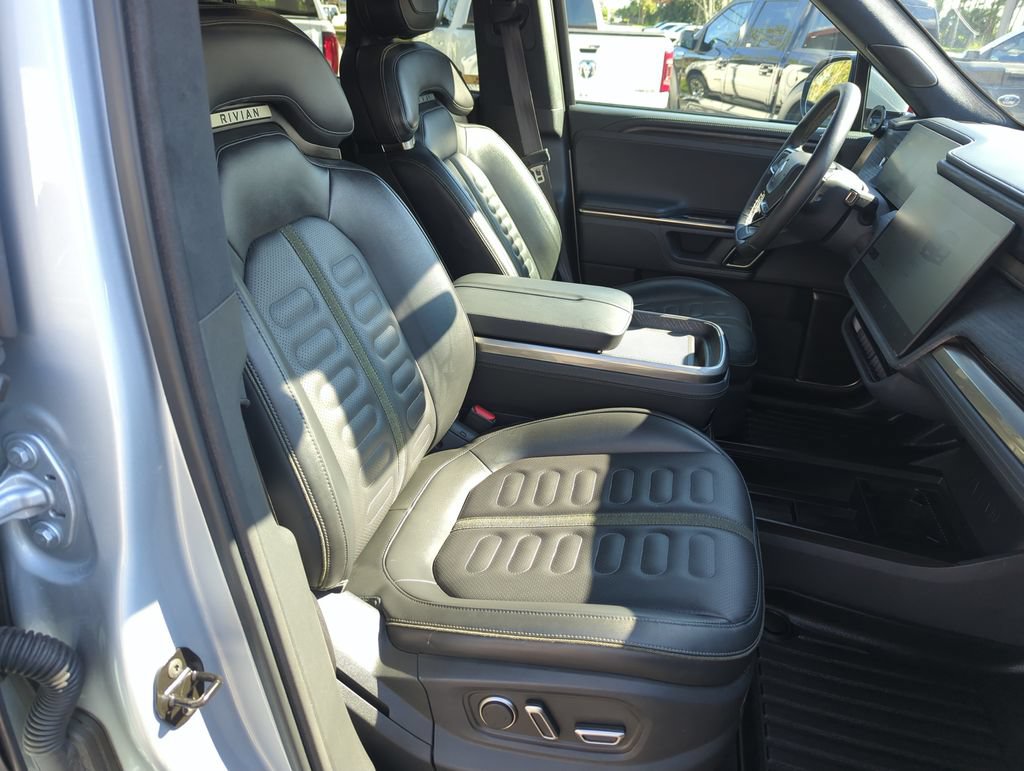 Used 2024 Rivian R1S Adventure Dual AWD/4WD image 36