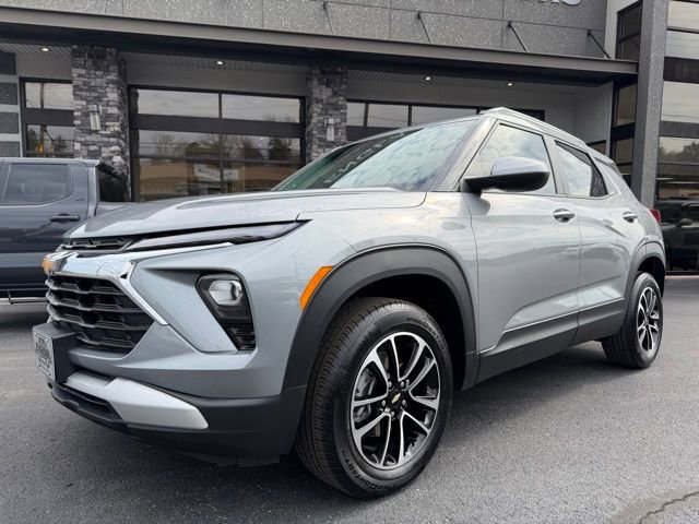 Used 2024 Chevrolet TrailBlazer LT w/ LT Cold Weather Package AWD/4WD image 23