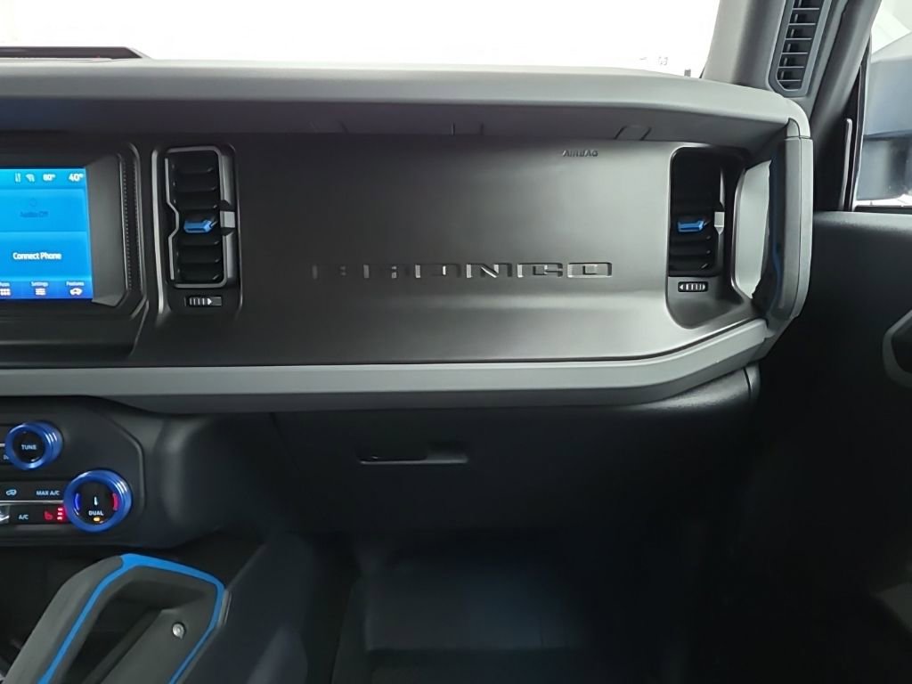 Used 2022 Ford Bronco Black Diamond image 37